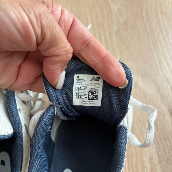 New Balance 550 Youth Sneakers in White and Blue - Picture 5 of 5